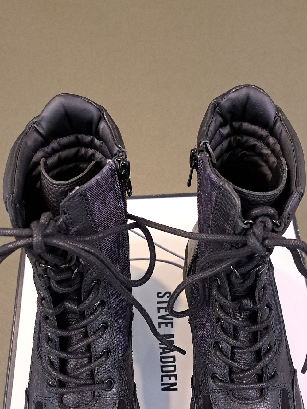 Steve Madden Hiker Boot - Color: Black Multi - Size: 8.5 - Picture 5 of 11